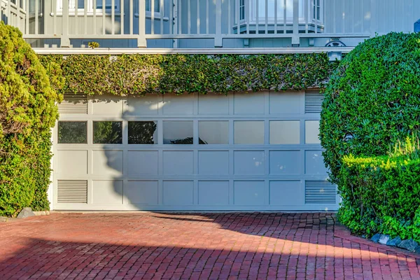How to Choose the Right Garage Door Size for Your Needs